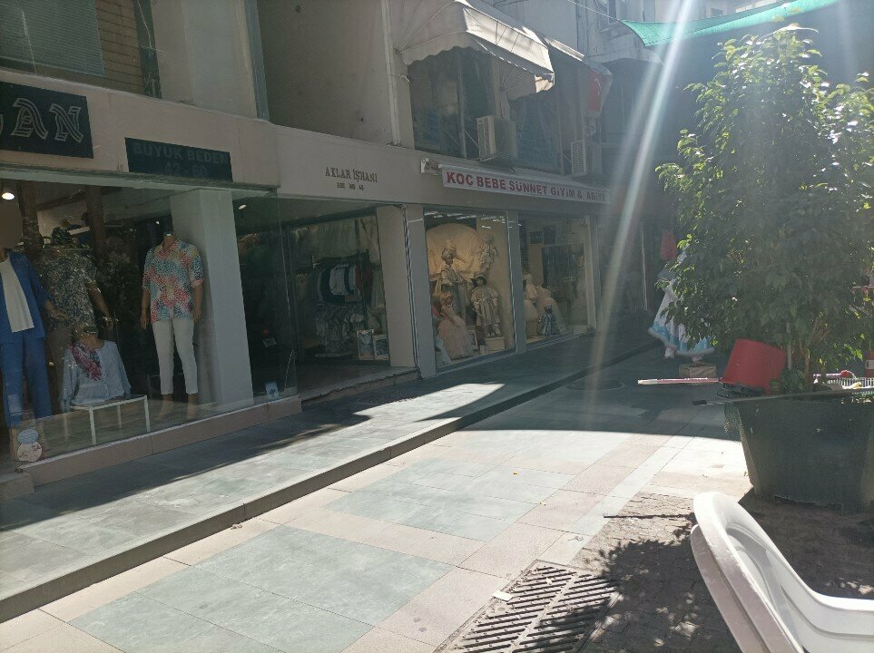 Children's clothing store Koc Bebe, Antalya, photo
