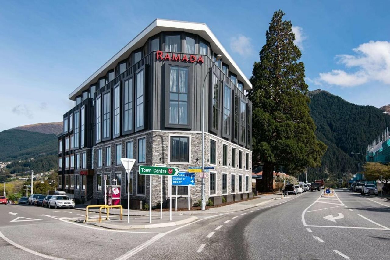 Фото Ramada Queenstown Central