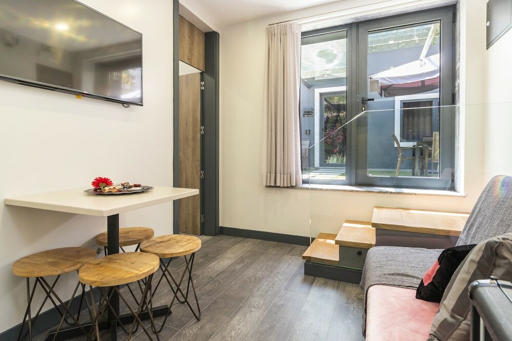 Фото Charm Flats