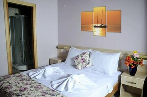 Hotel Mola (Балыкесир, Мармара, Джумхуриет, Uskumru Sok.), гостиница в Мармаре