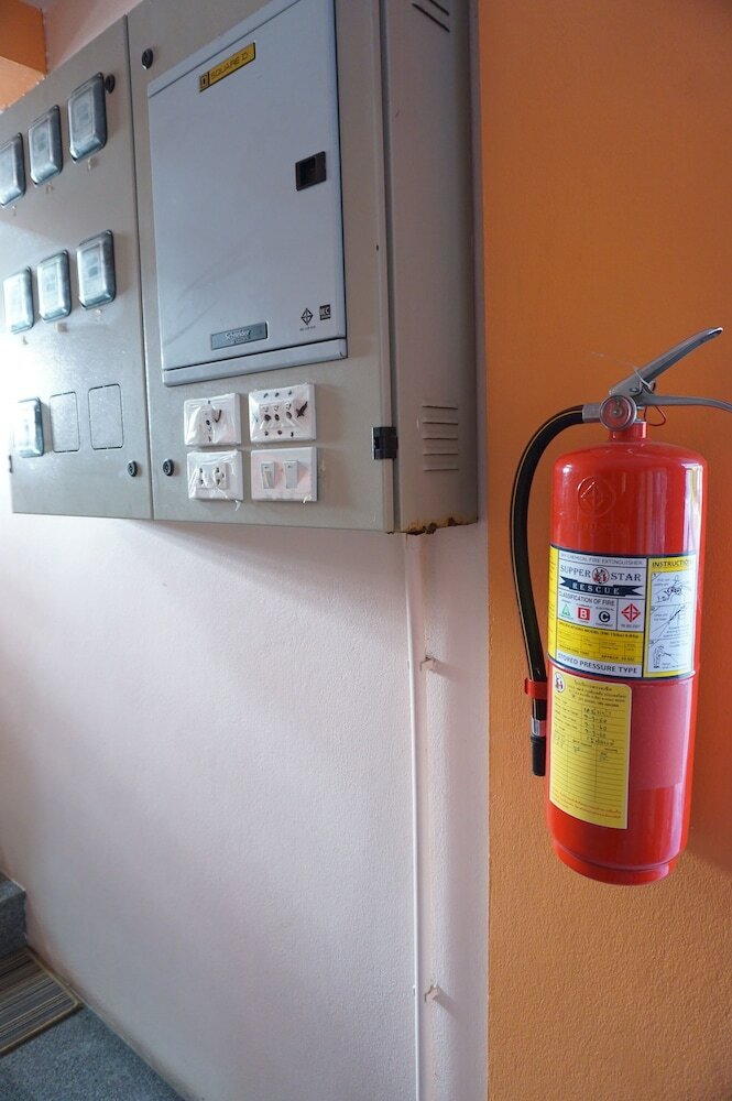 Фото B and B Hotel