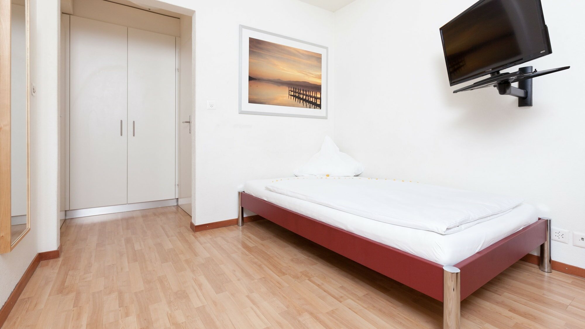 Фото Apartments Swiss Star Sihlfeld