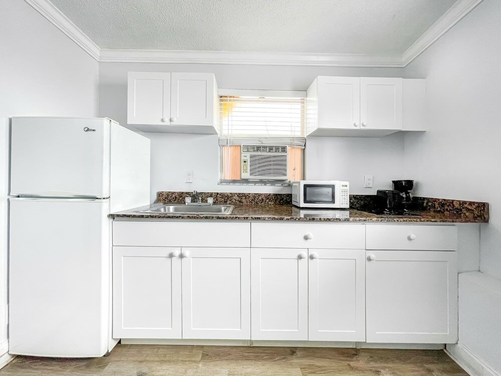 Фото Hollywood by the Sea Hotel