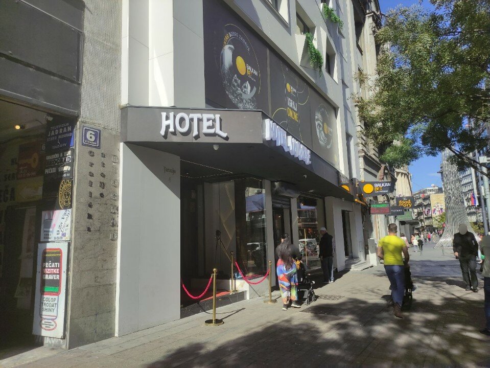 Фото отеля 2