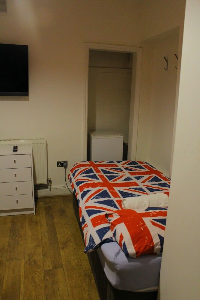 Фото Saint James Backpackers