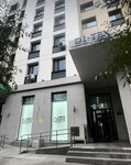 Official shtory (Qabanbaı Batyr dańǵyly, 58Бк4), cortinas, cornisas