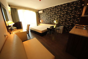 Фото Menada Apartments in Grand Hotel Sveti Vlas