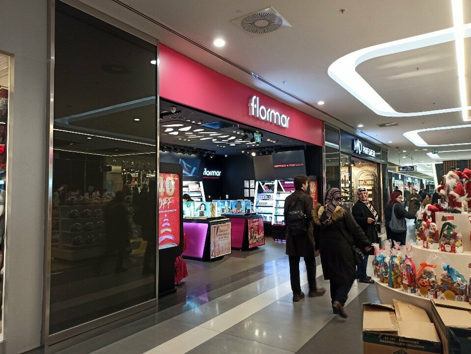 Perfume and cosmetics shop Flormar, Istanbul, photo