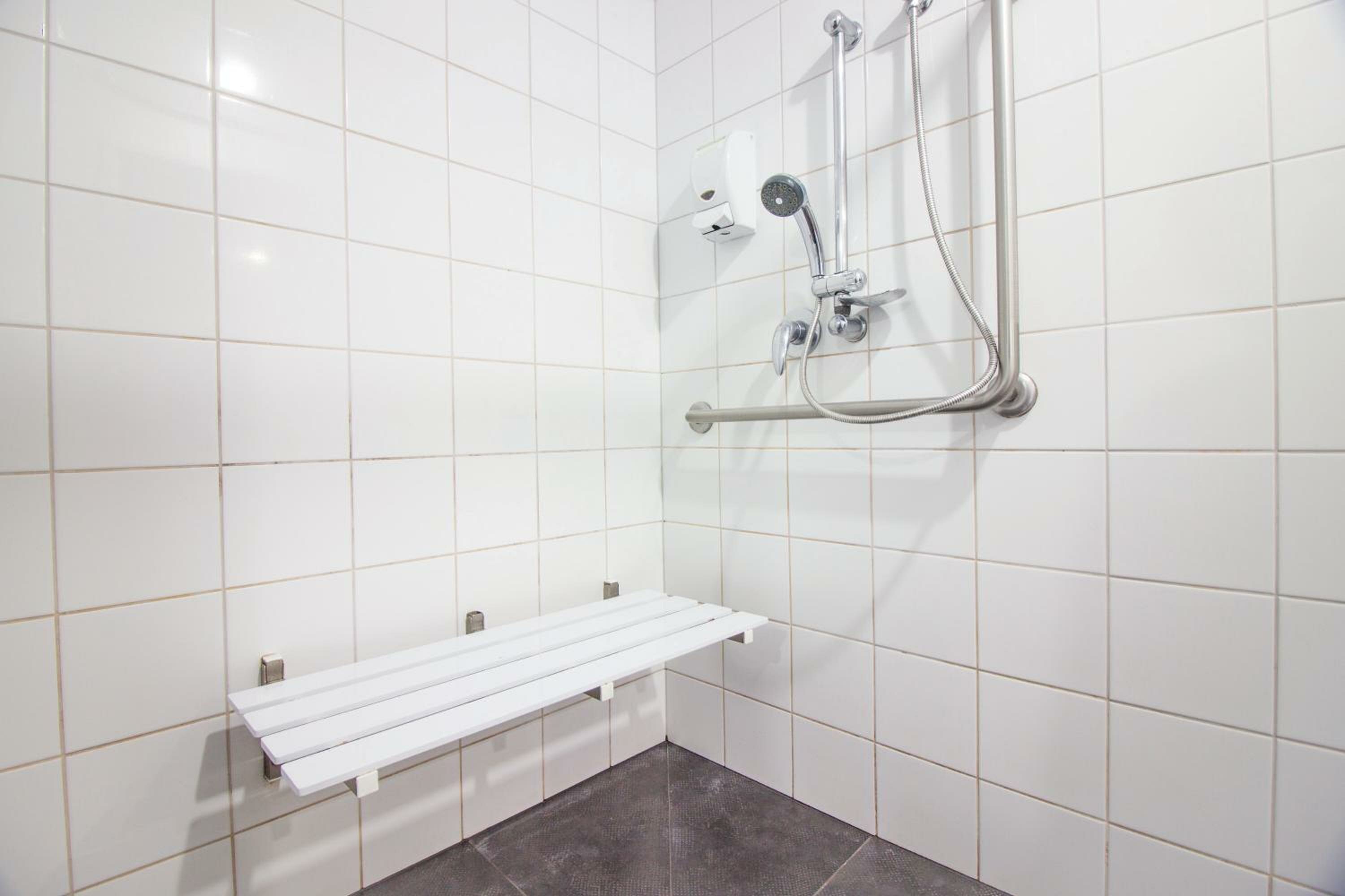 Фото Nesuto St Martins Apartment Hotel