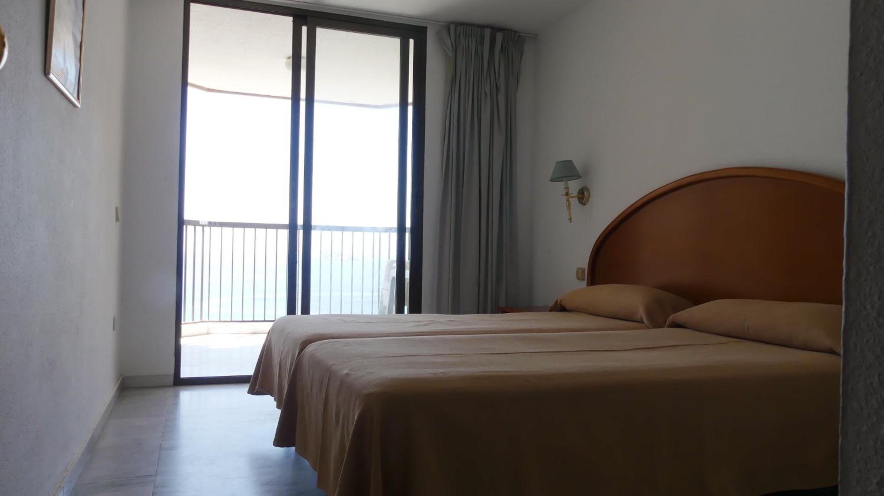 Фото Apartamentos Oasis Benidorm
