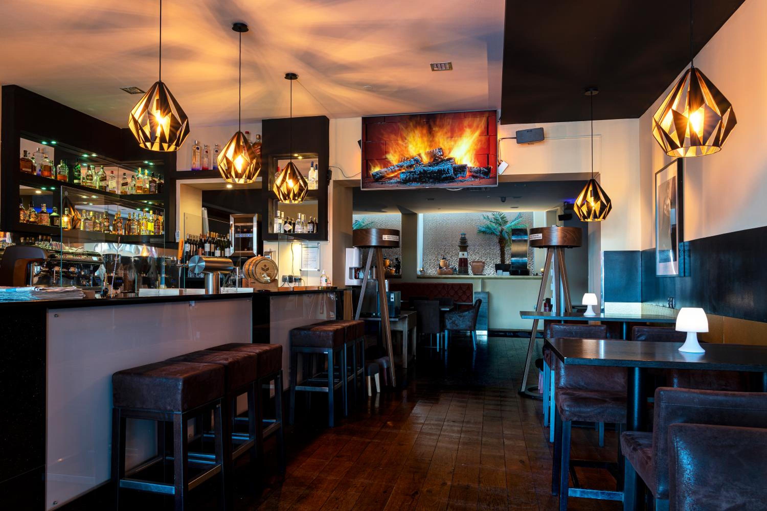 Фото LivInn Hotel