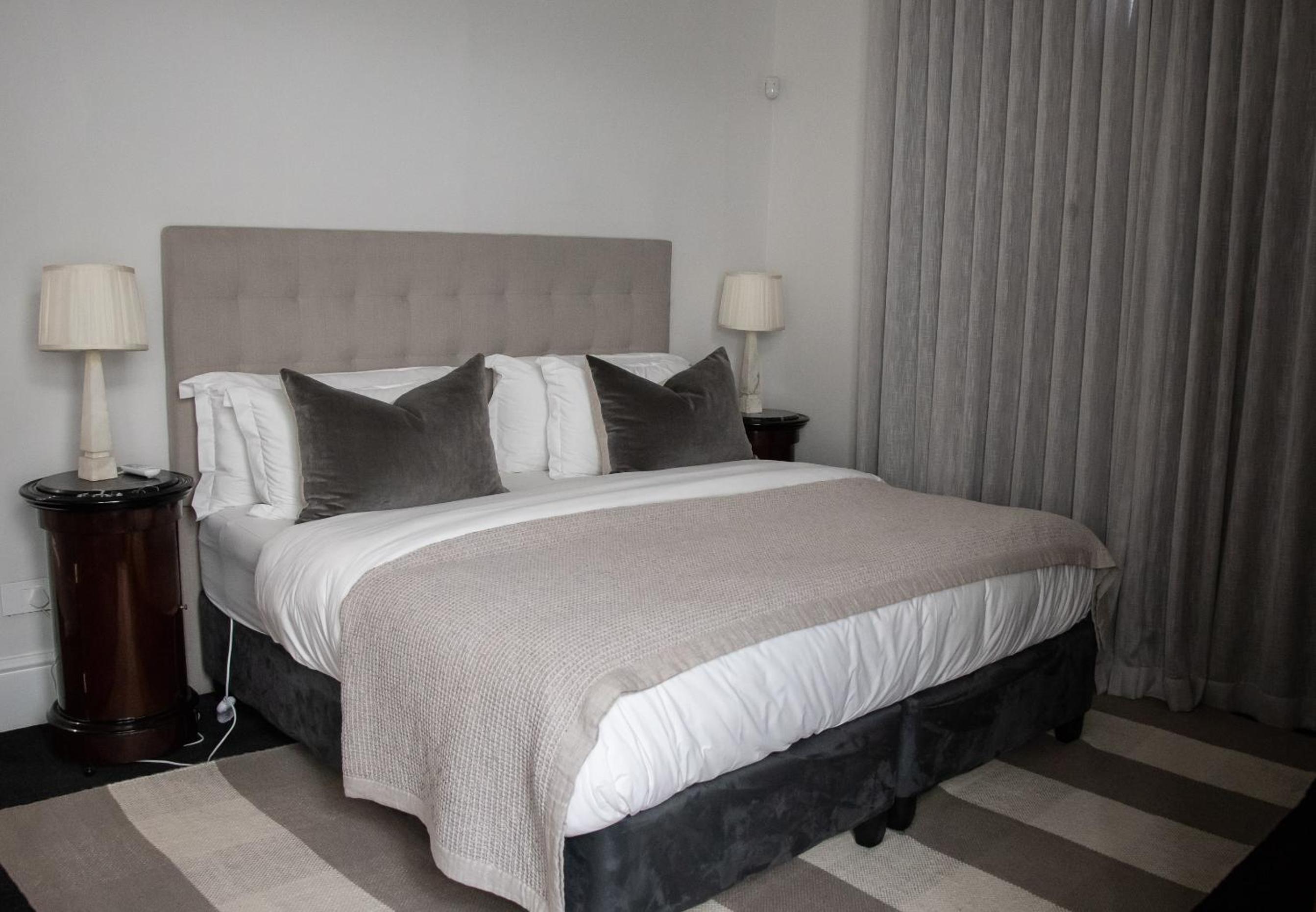 Фото Heritage House