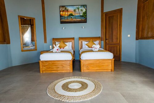 Гостиница Blue Harbor Beachfront Villas & Resto