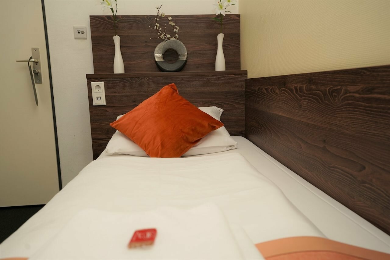 Фото Hotel Little Paris