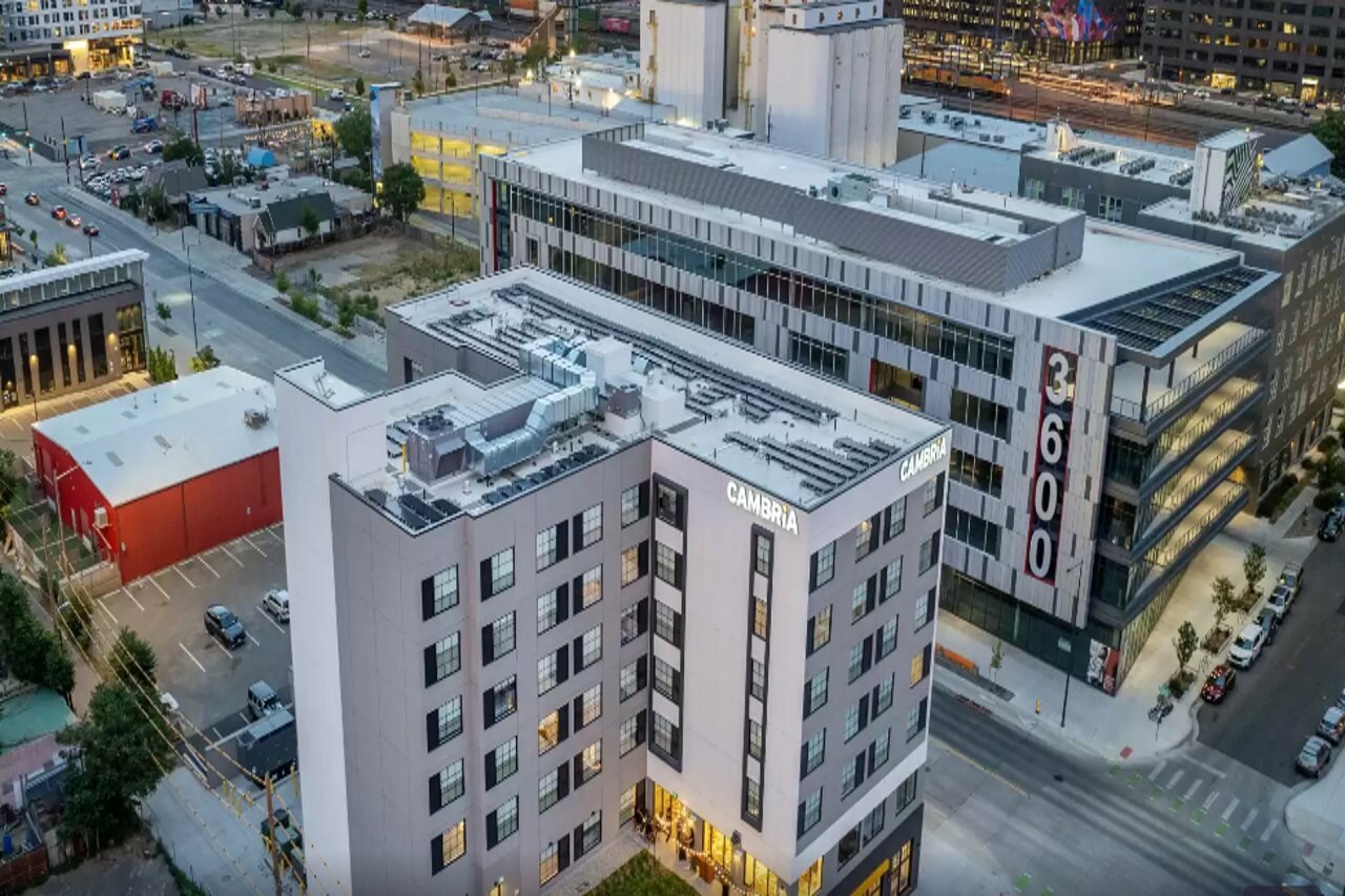 Фото Cambria Hotel Denver Downtown RiNo