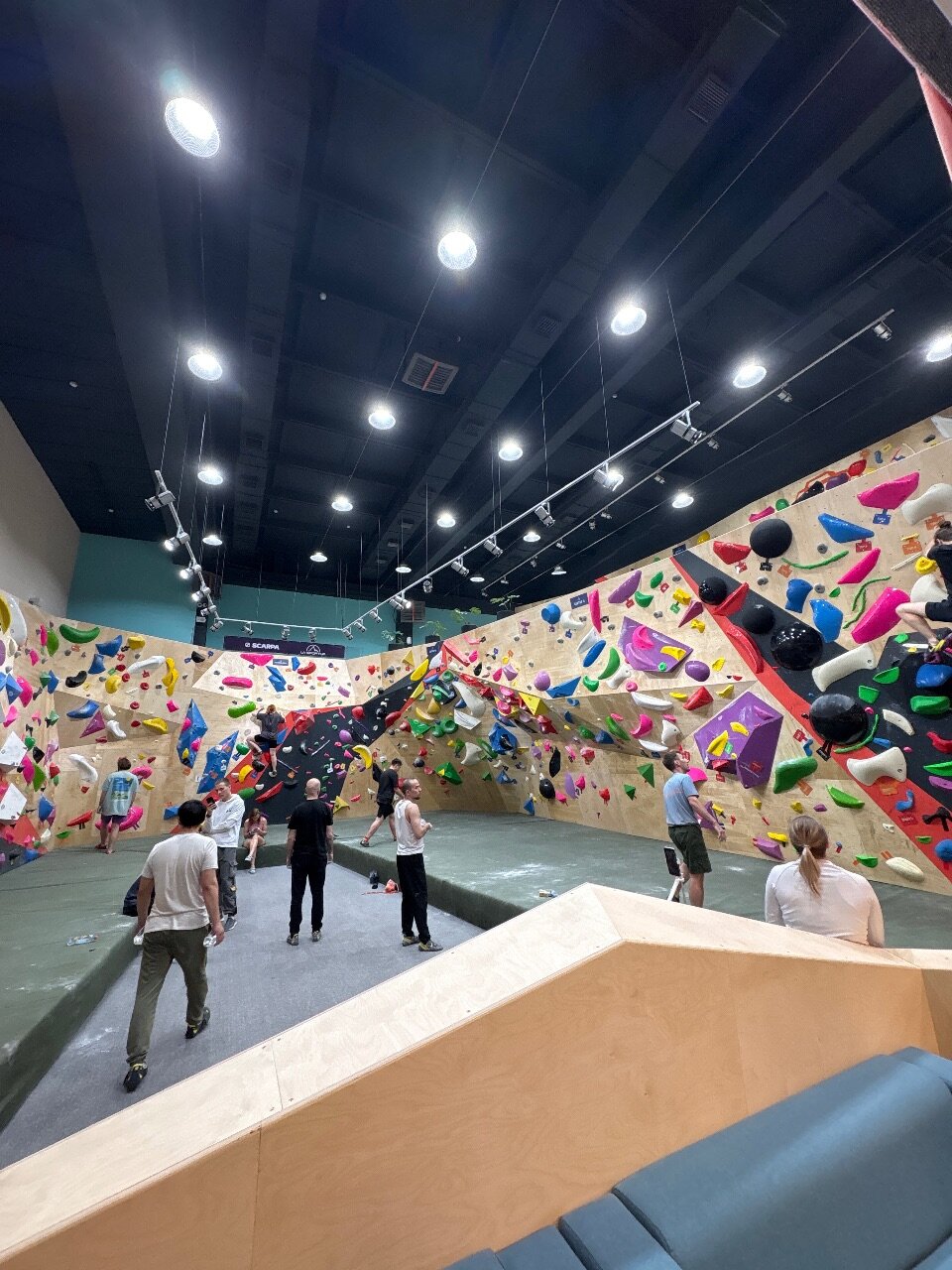 Скафандрдағы кеуделер