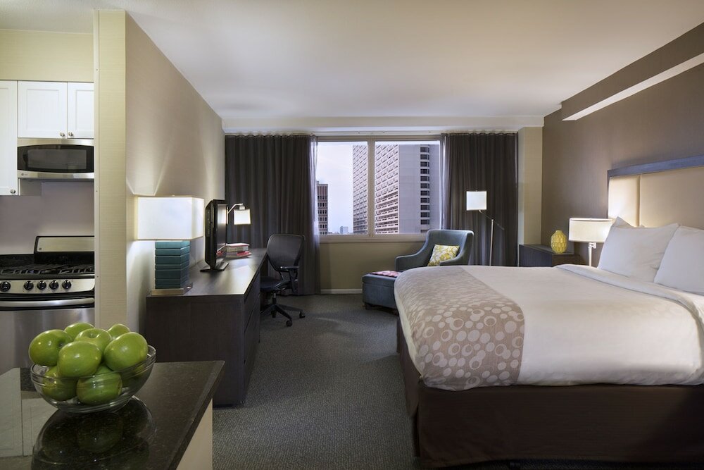 Фото The Windsor Suites