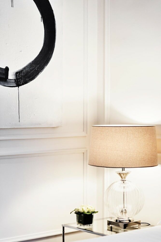 Фото The Shire Hotel