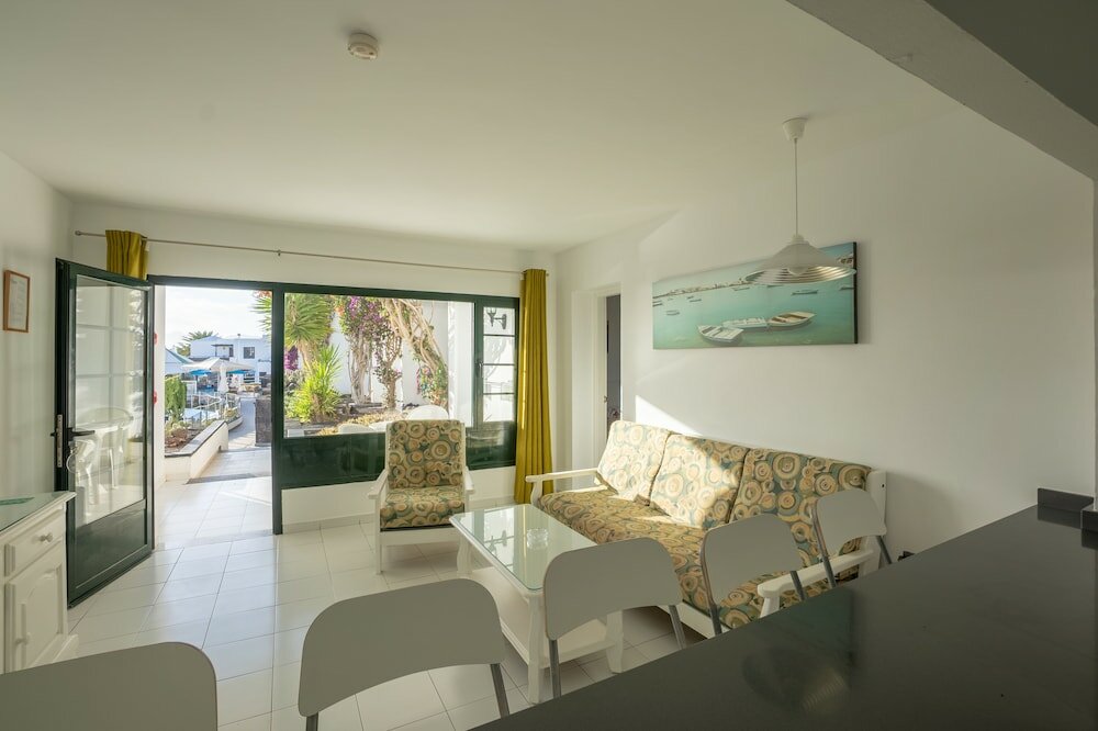 Фото Apartamentos La Moraña