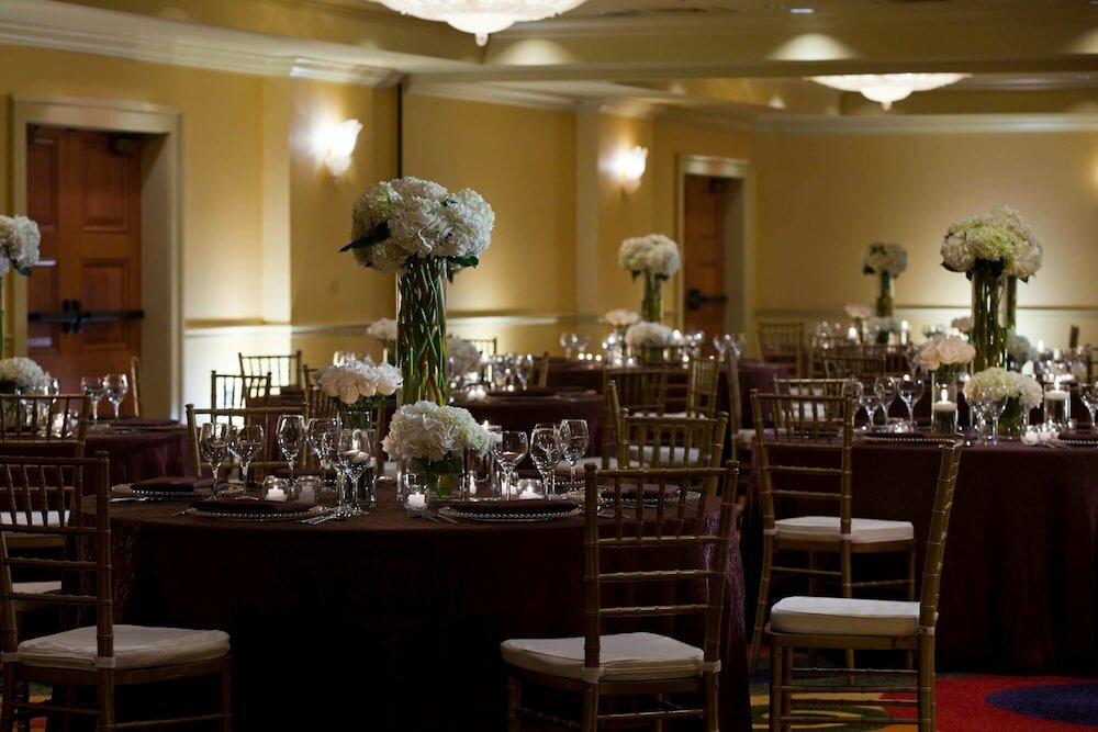 Фото Renaissance New Orleans Arts Warehouse District Hotel