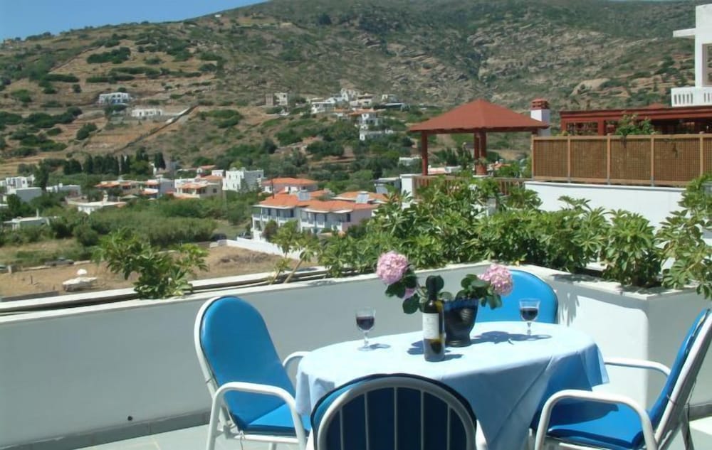 Фото Erato Apartments