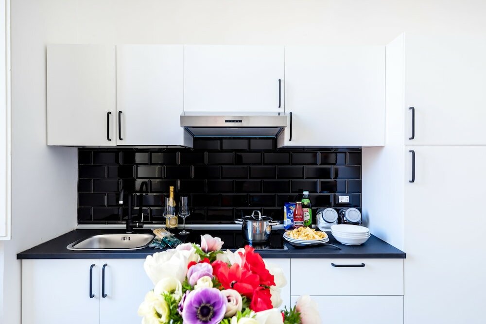 Фото A World Aparts - 32 Modena