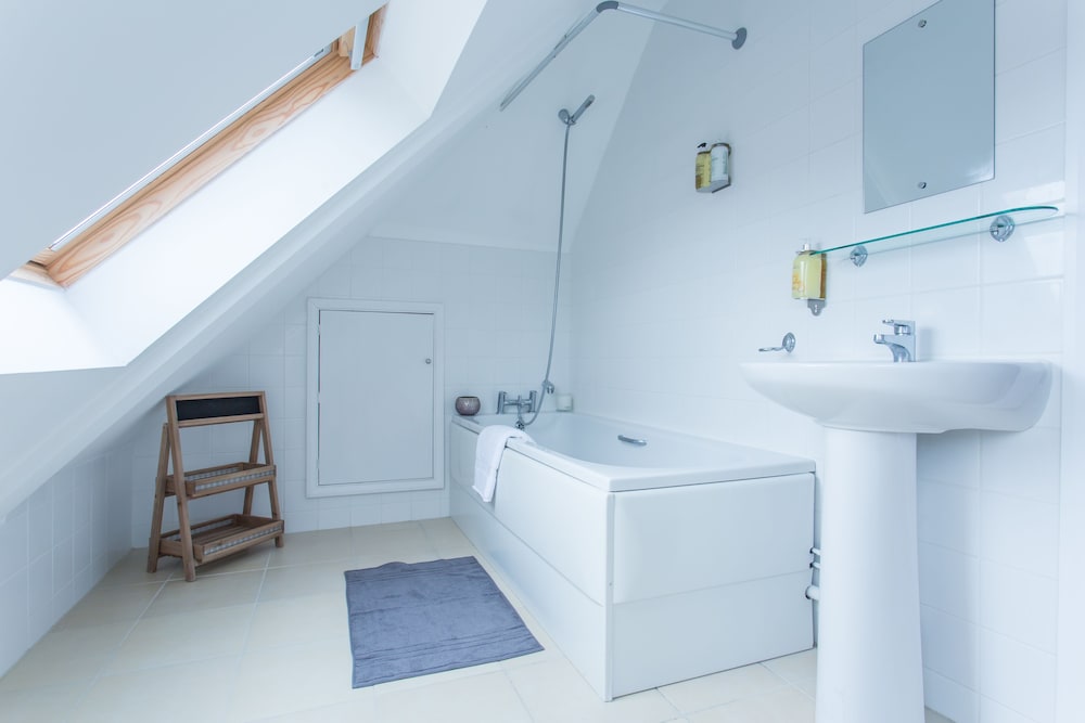 Фото The Rana Apartments