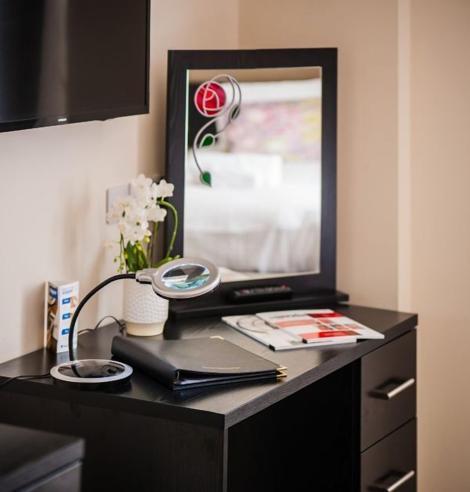 Фото Mannin Hotel