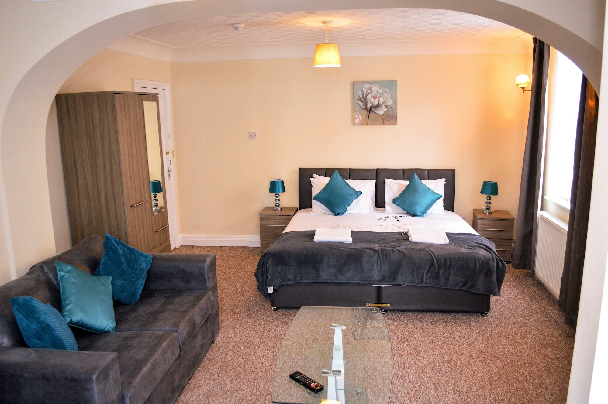 Фото Orrell House