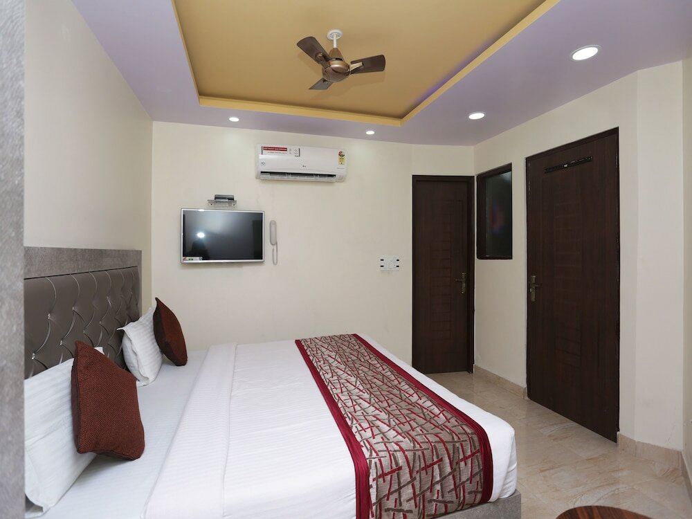 Фото Oyo 13455 Rama Krishna Hotel