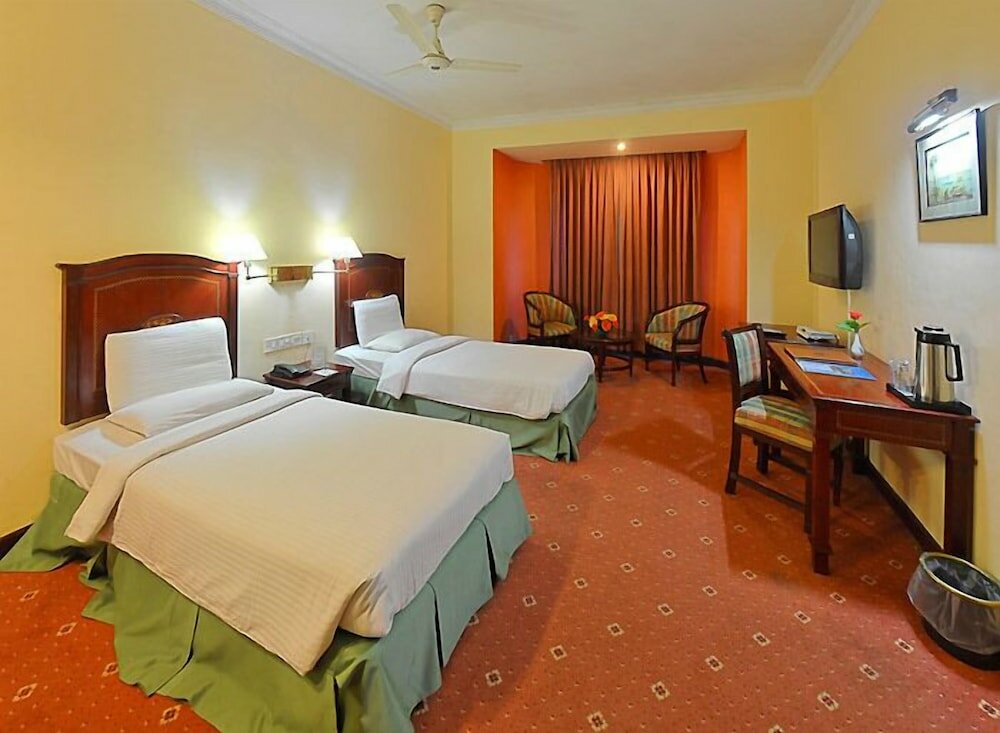 Фото Hotel Aadithya