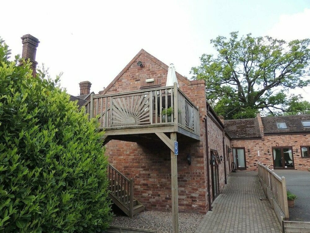 Hotel The Manor Coach House, England, photo