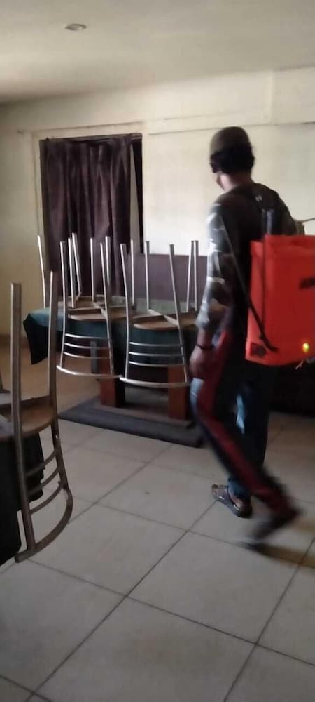 Фото Lals Plaza Hotel