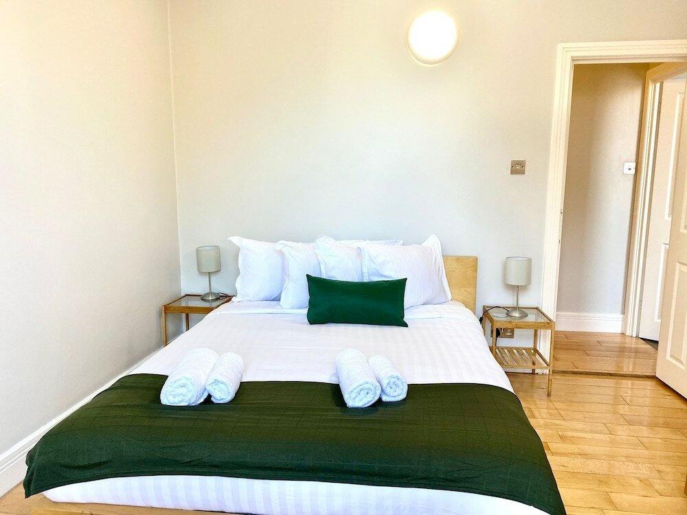 Фото Westciti Caroco Aparthotel