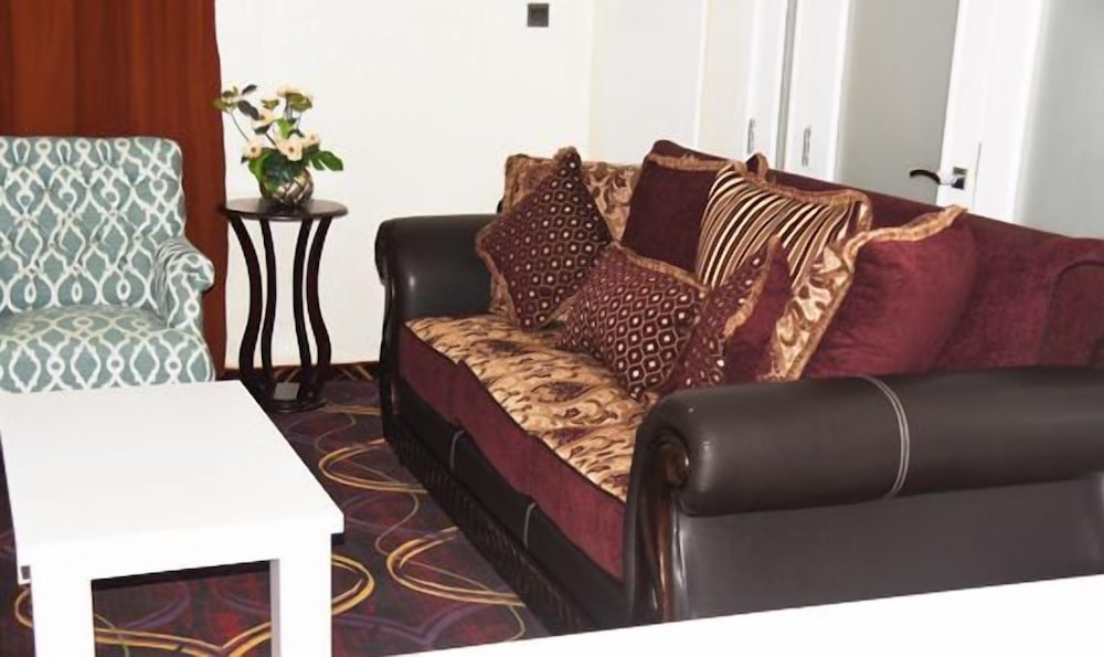 Фото Treasures Suites & Conferences
