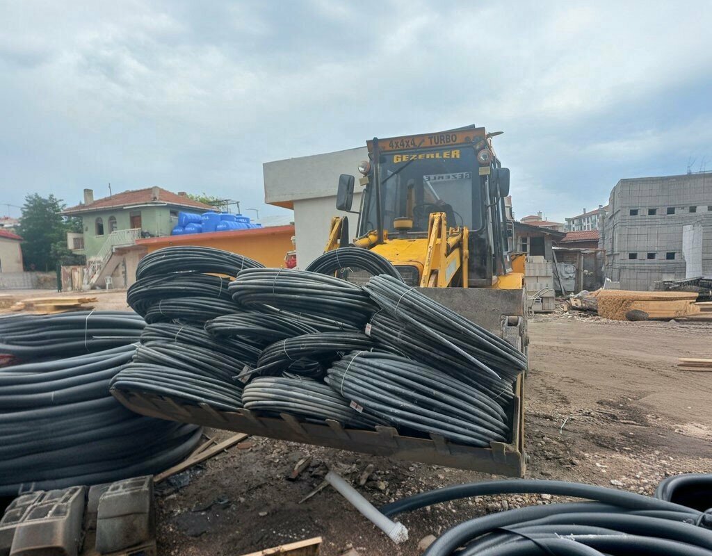 Construction equipment and machinery Gezerler Construction Building Market, Ayas, photo