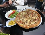 Kokapi Kokorec and Cheese Pizza (Kocaeli, Golcuk, Dicle Street, 66) ، محل صنع البيتزا