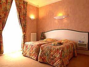 Фото Hotel Les Nations The Originals Boutique Vichy