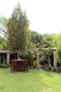 Фото Cottonwood Guesthouse