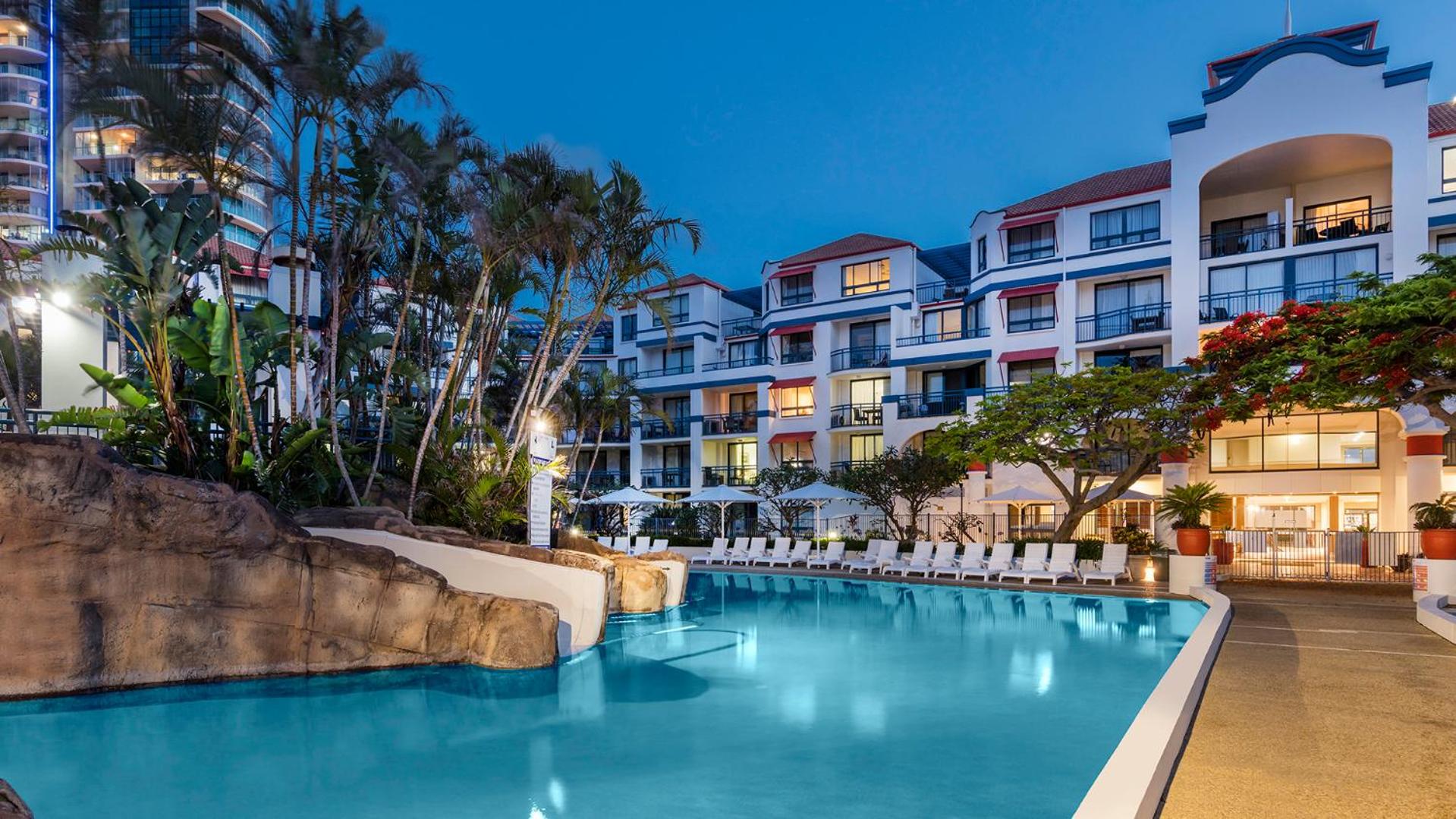 Фото Oaks Gold Coast Calypso Plaza Suites