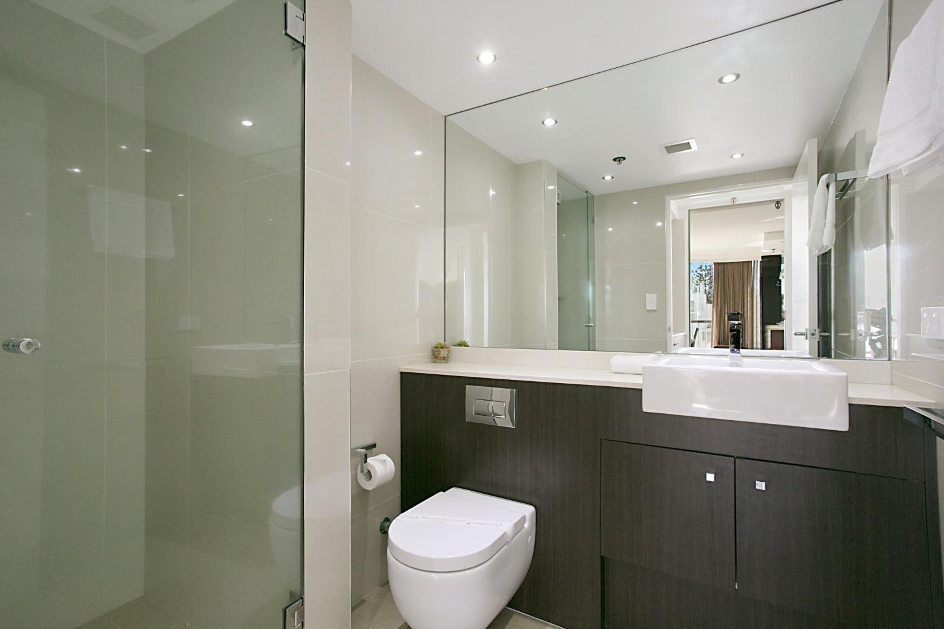 Фото Boulevard North Holiday Apartments