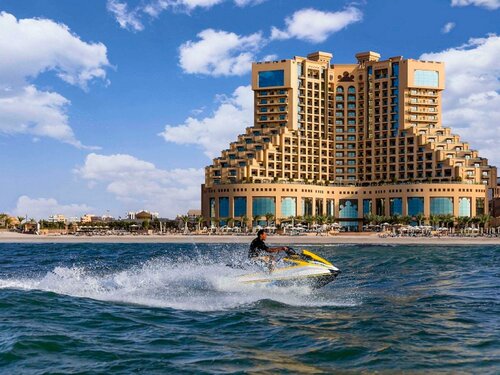 Гостиница Fairmont Ajman в Аджмане
