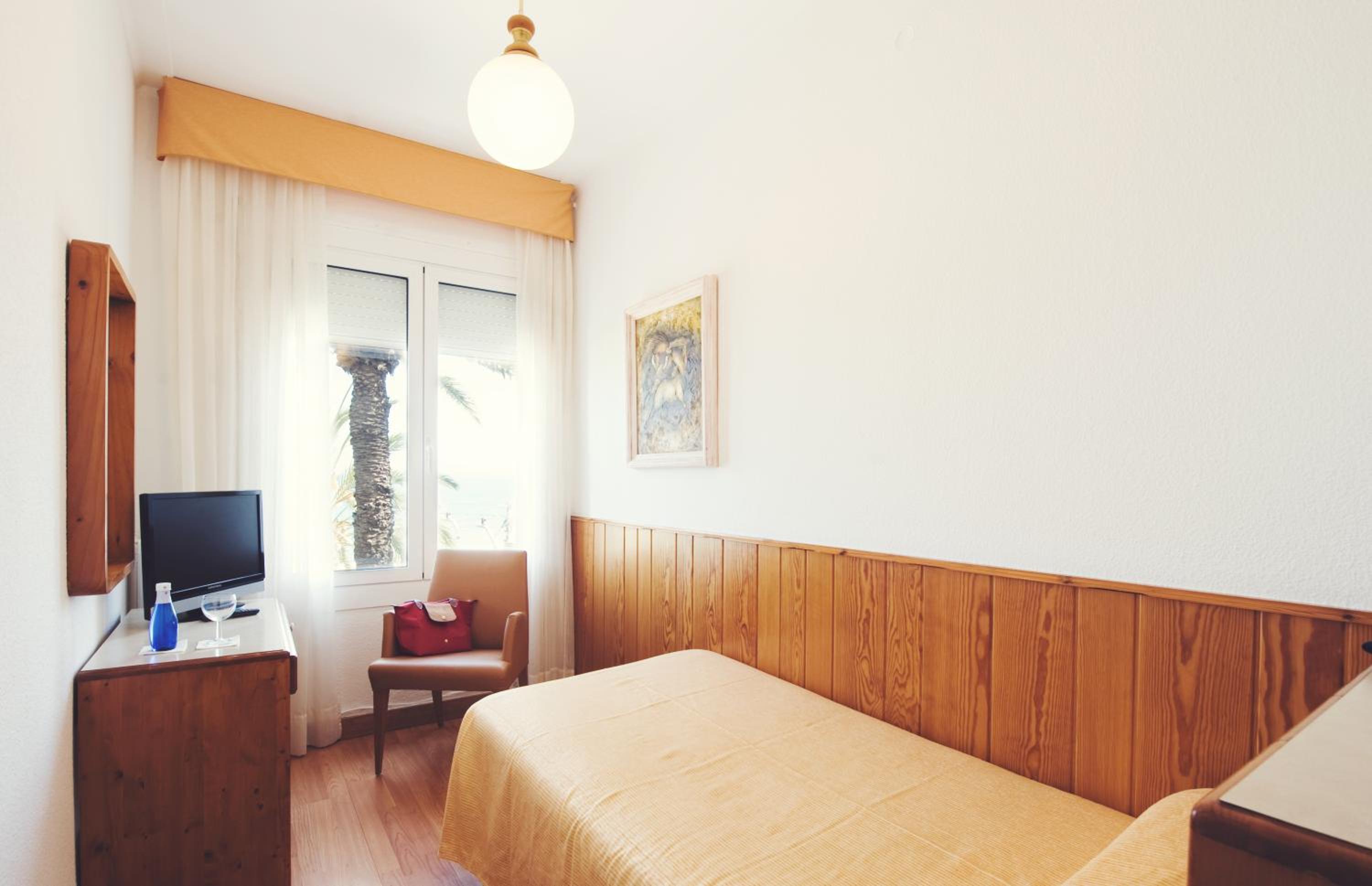 Фото Hotel Miramar Badalona