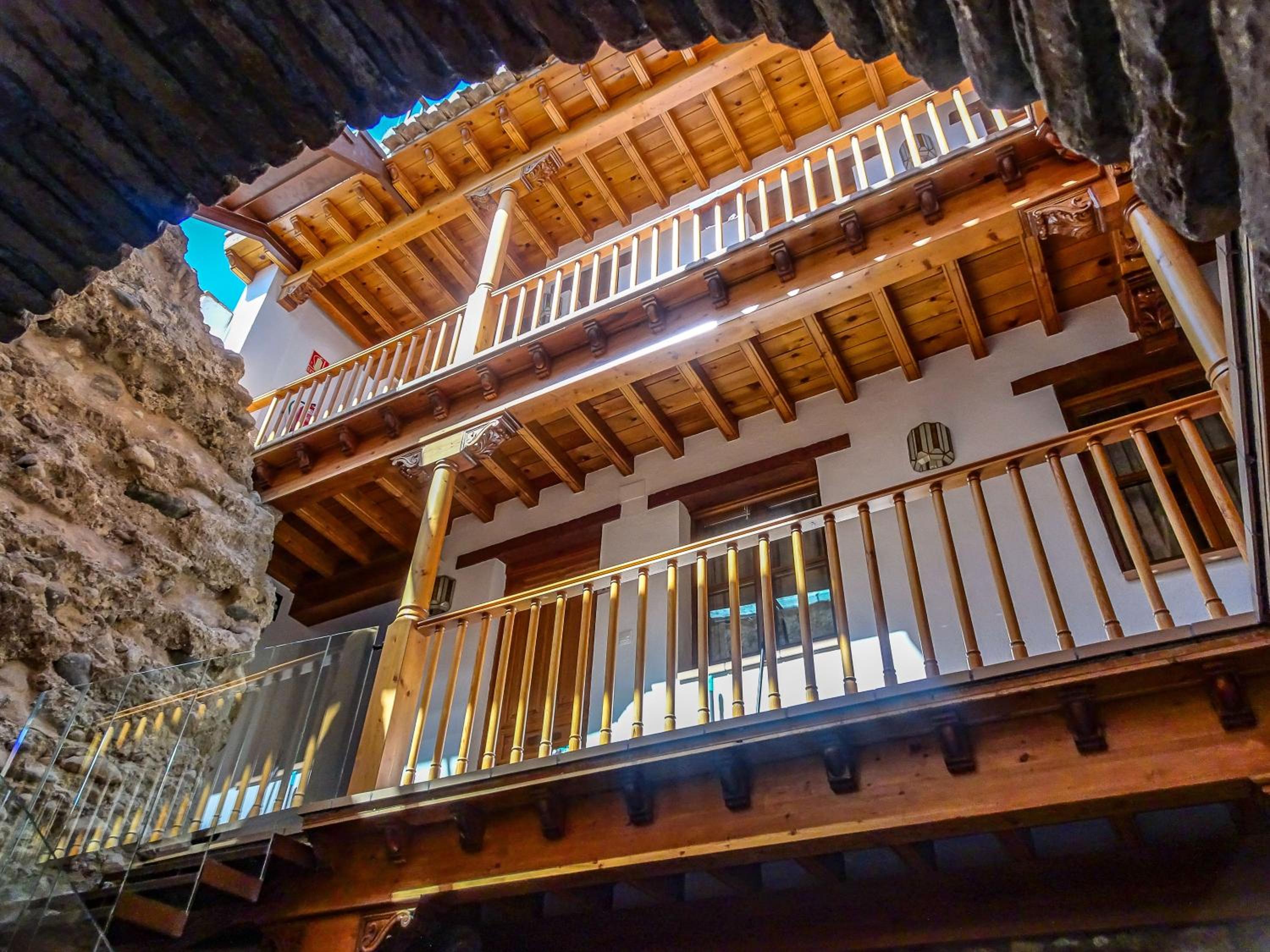 Фото Apartamentos Turisticos Alhambra