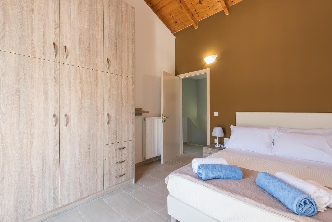 Фото Neaira Villas Chania