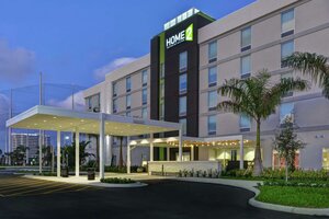 Гостиница Home2 Suites by Hilton West Palm Beach Airport, Fl в Уэст-Палм-Бич