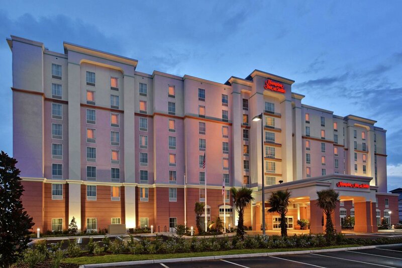 Гостиница Hampton Inn & Suites Orlando Airport @ Gateway Village в Орландо