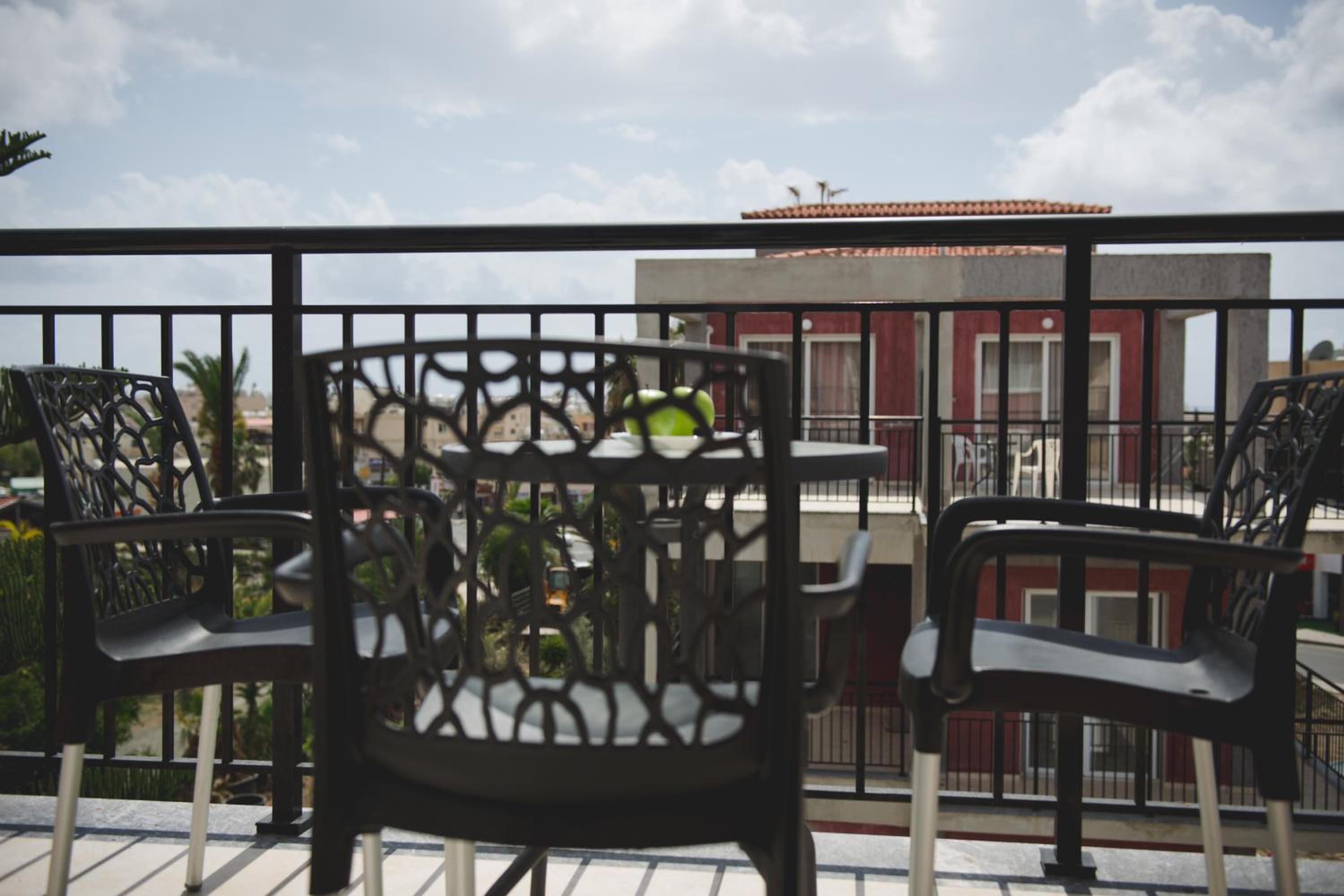 Фото Valentinos Apartments