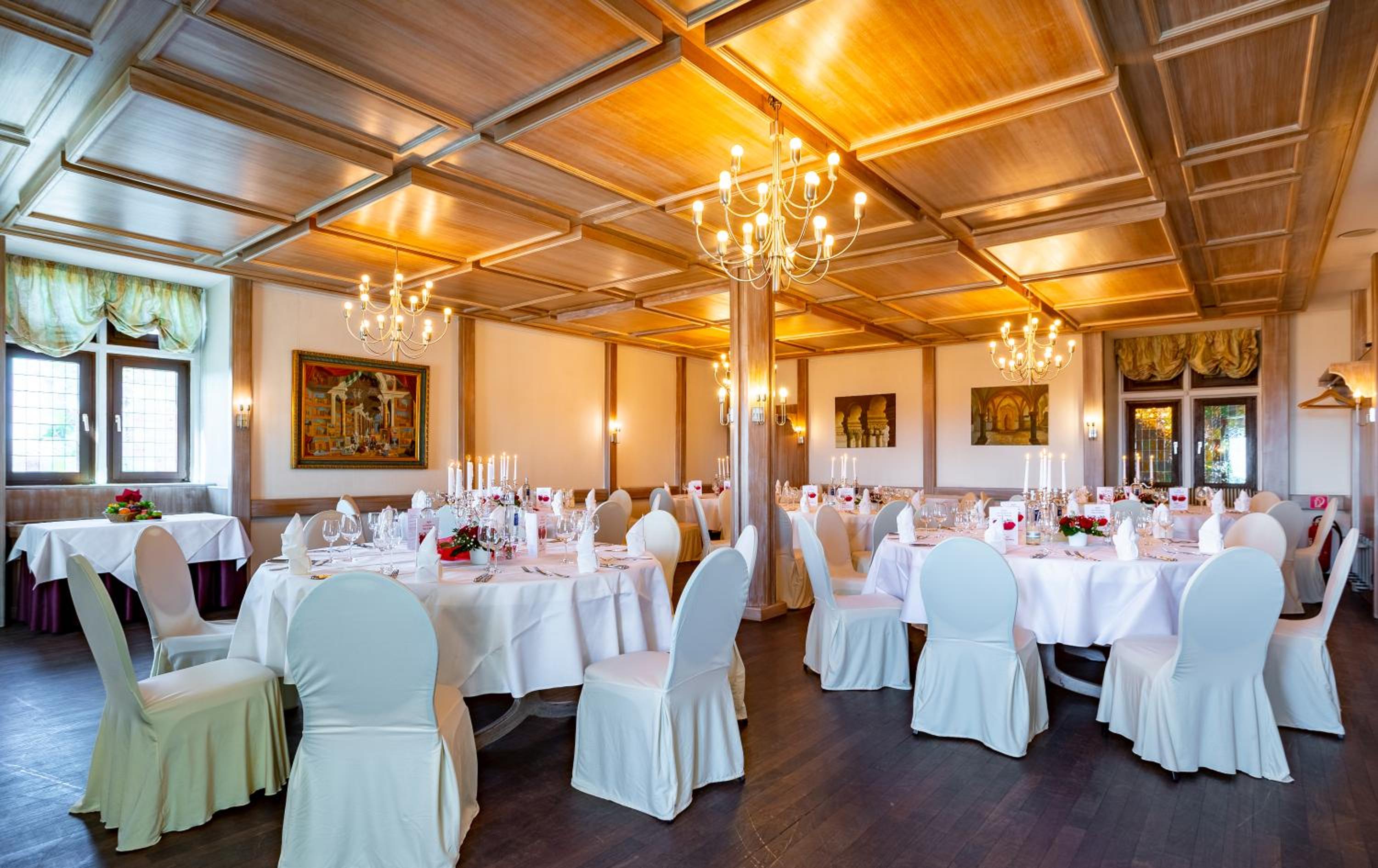 Фото Hotel Burg Staufenberg