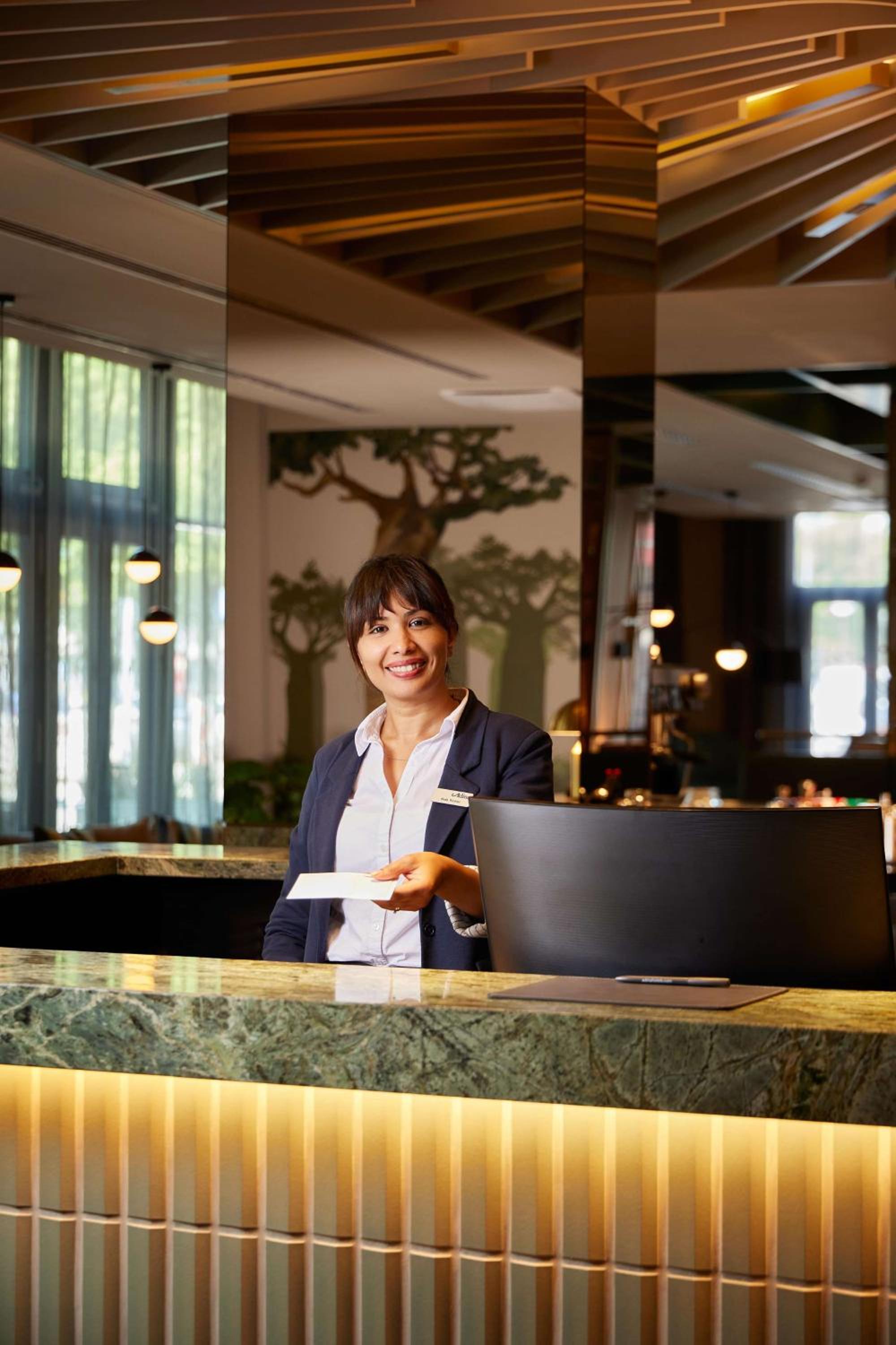 Фото Adina Apartment Hotel Dusseldorf